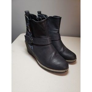 Muk Luks Black With Blue Plaid Bootie Women's Size 10